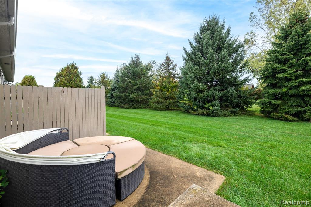 5300 Torrington Drive, 4, Monroe, MI 48161 — Photo 15