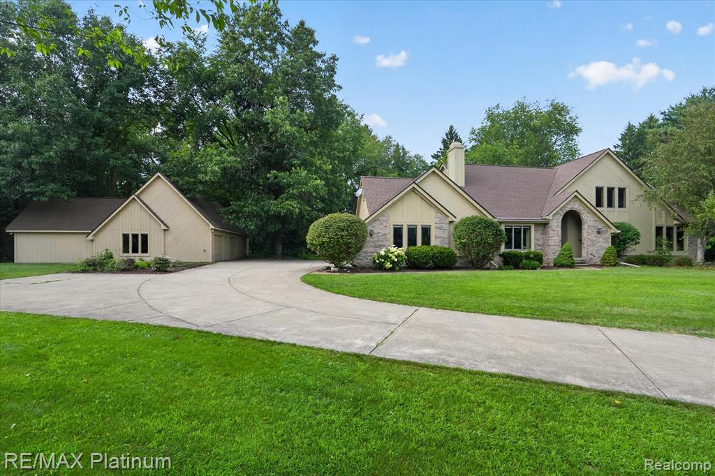12273 Pinebrook Lane, South Lyon, MI 48178 — Photo 63