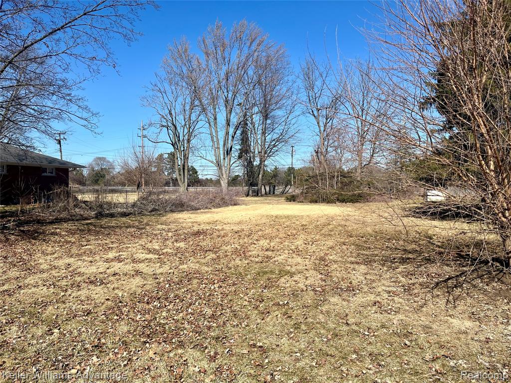 45134 Jeannette, Belleville, MI 48111 — Photo 2