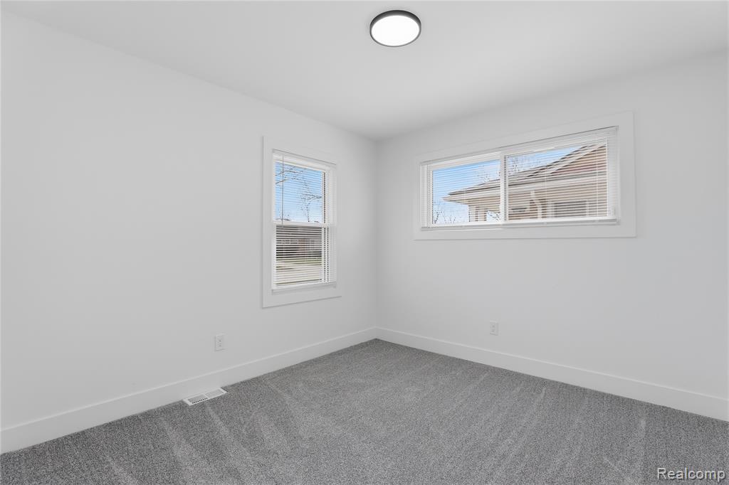 23509 Parklawn Street, Oak Park, MI 48237 — Photo 16