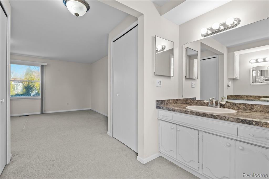 5394 Tequesta Drive, West Bloomfield, MI 48323 — Photo 28
