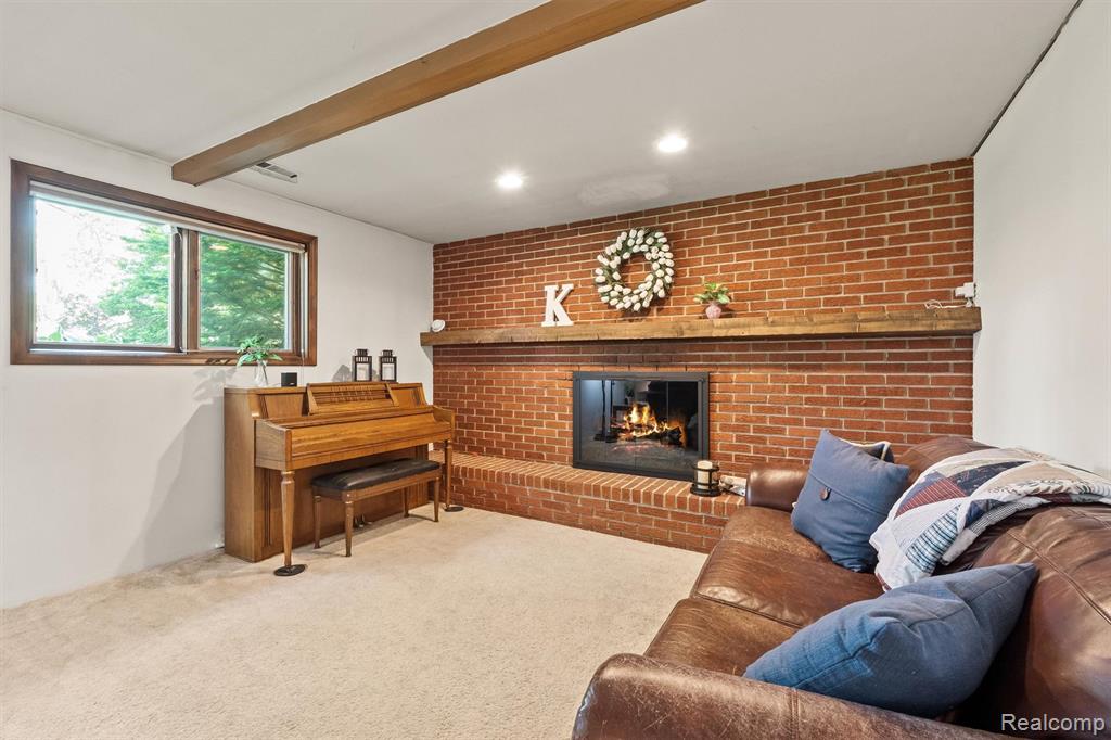 2366 Cumberland Drive, Troy, MI 48085 — Photo 23