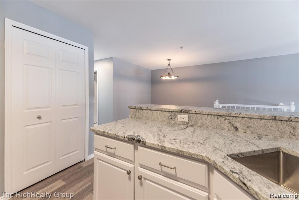 50115 Harding Street, Canton, MI 48188 — Photo 9