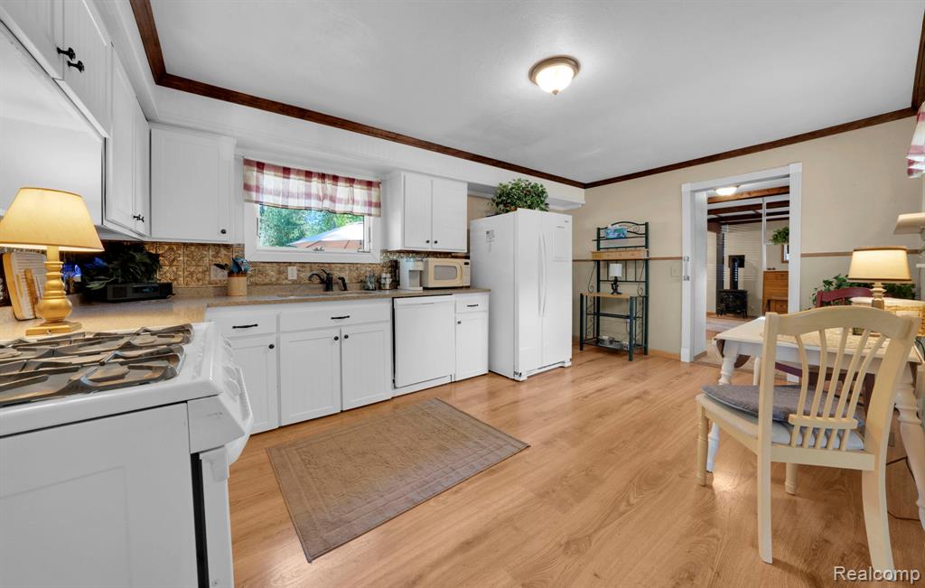957 Miller Road N, Lake Orion, MI 48362 — Photo 11