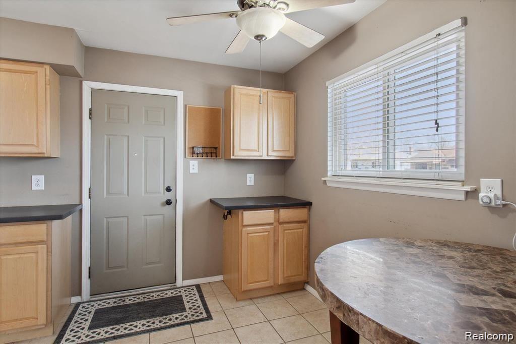 6491 N WAVERLY Street, Dearborn Heights, MI 48127 — Photo 4