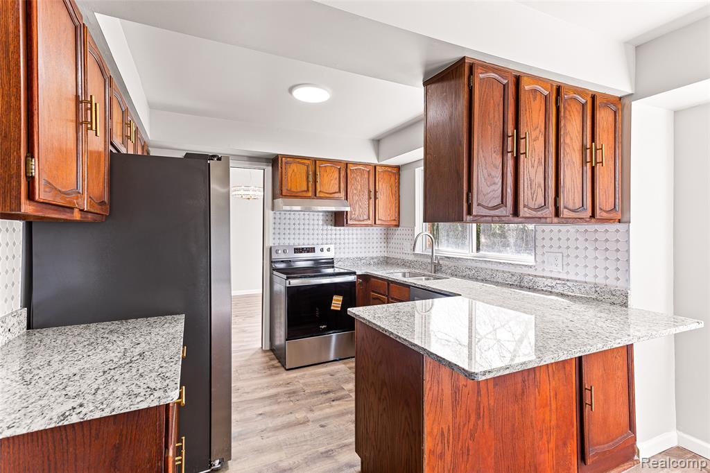 46323 Gainsborough Drive, Canton, MI 48187 — Photo 17