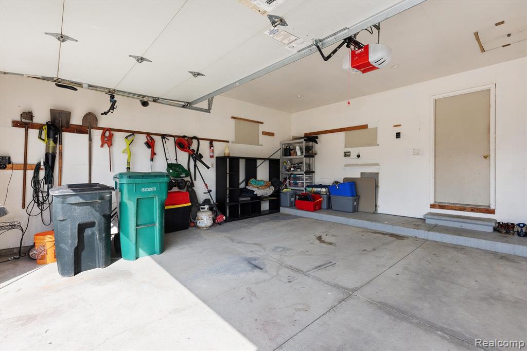 47172 Ellie Drive, Macomb, MI 48044 — Photo 23