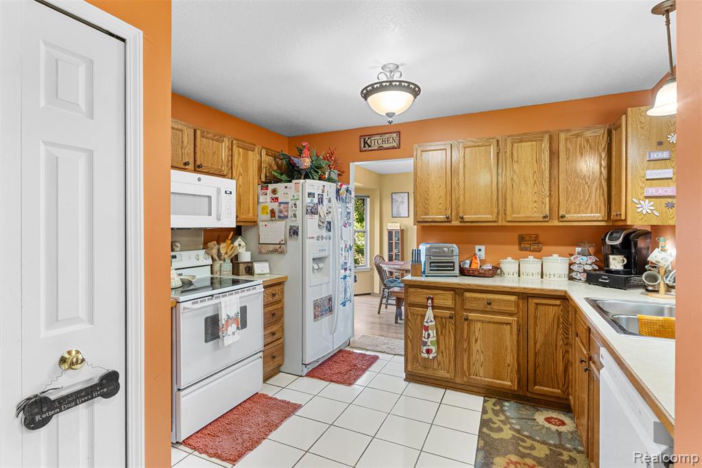 4429 W Edge Way Street, Grand Blanc, MI 48439 — Photo 13