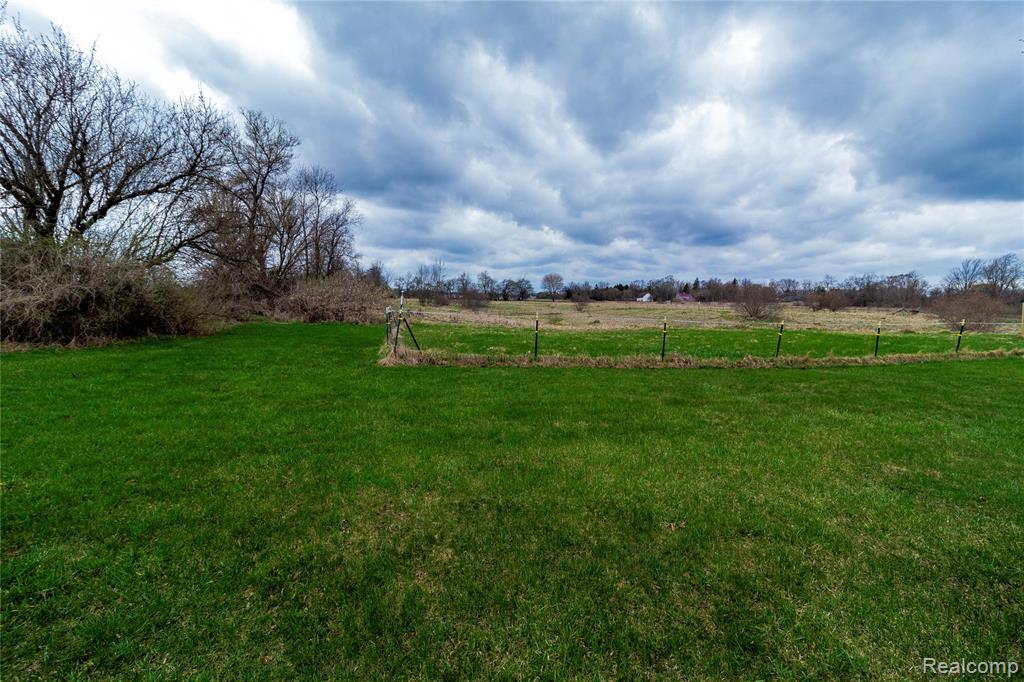 1334 Peppermill Road, Lapeer, MI 48446 — Photo 23