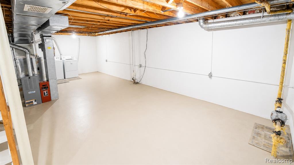 50126 Helfer, Wixom, MI 48393 — Photo 12