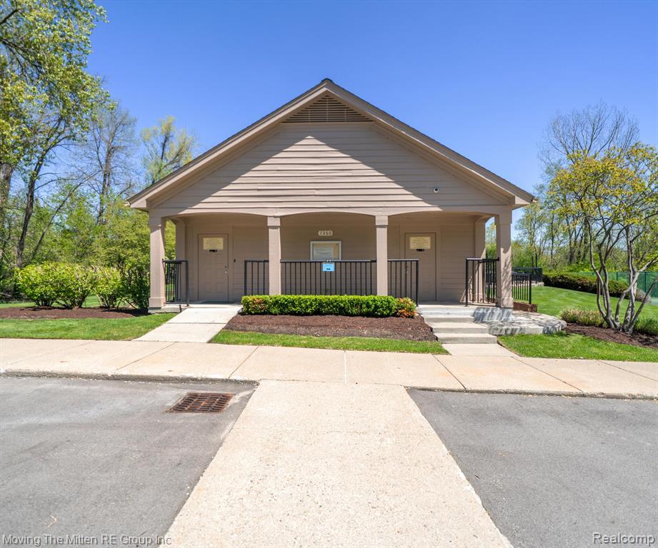 7127 Danbrooke Court, West Bloomfield, MI, 00000