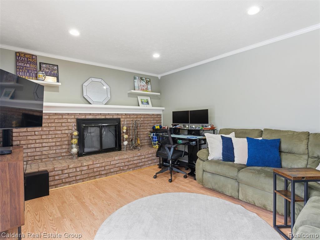 5920 Montgomery Drive, Utica, MI 48316 — Photo 10