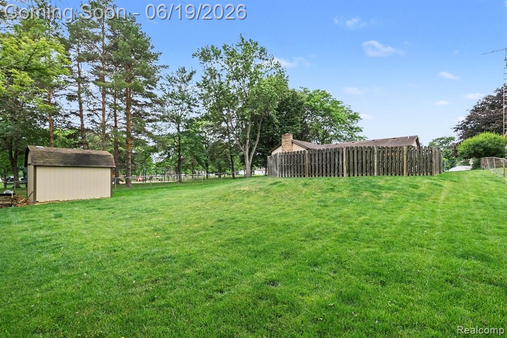 4071 S Elms Road, Swartz Creek, MI 48473 — Photo 27