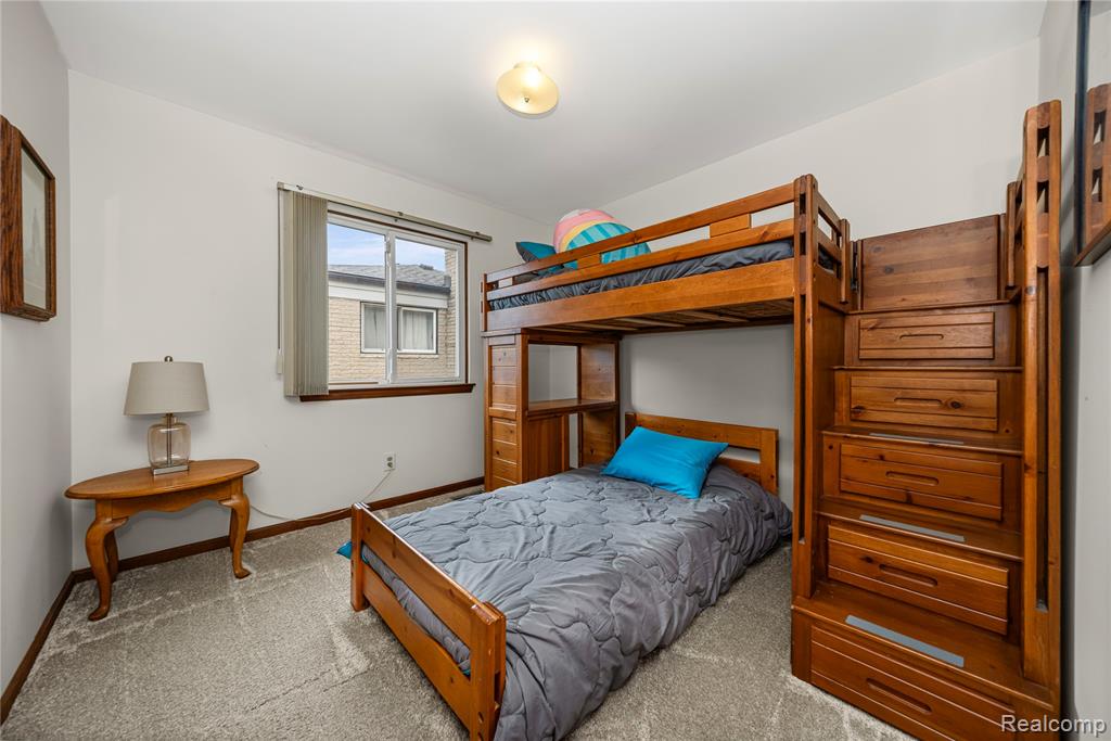 9085 Deering Street, Livonia, MI 48150 — Photo 17