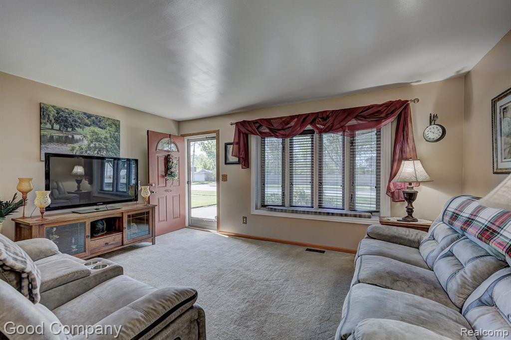 4615 FRAZHO Road, Warren, MI 48091 — Photo 2
