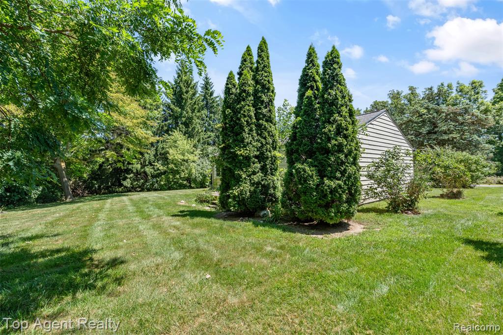 227 W Peterson Drive, Brighton, MI 48114 — Photo 22