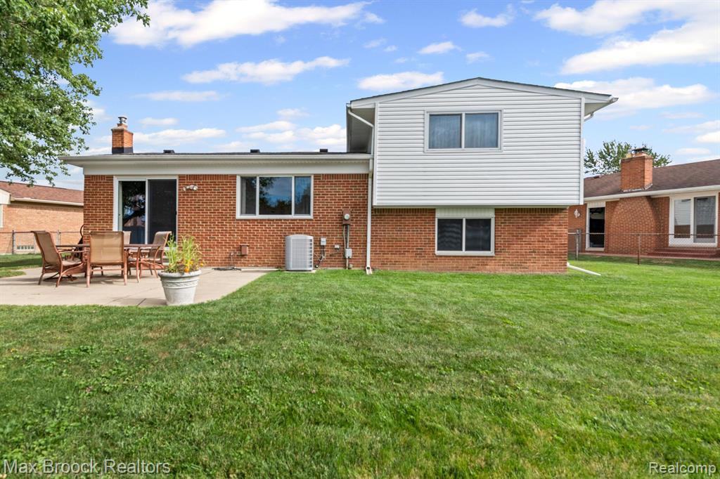 44018 Bannockburn Drive, Canton, MI 48187 — Photo 14