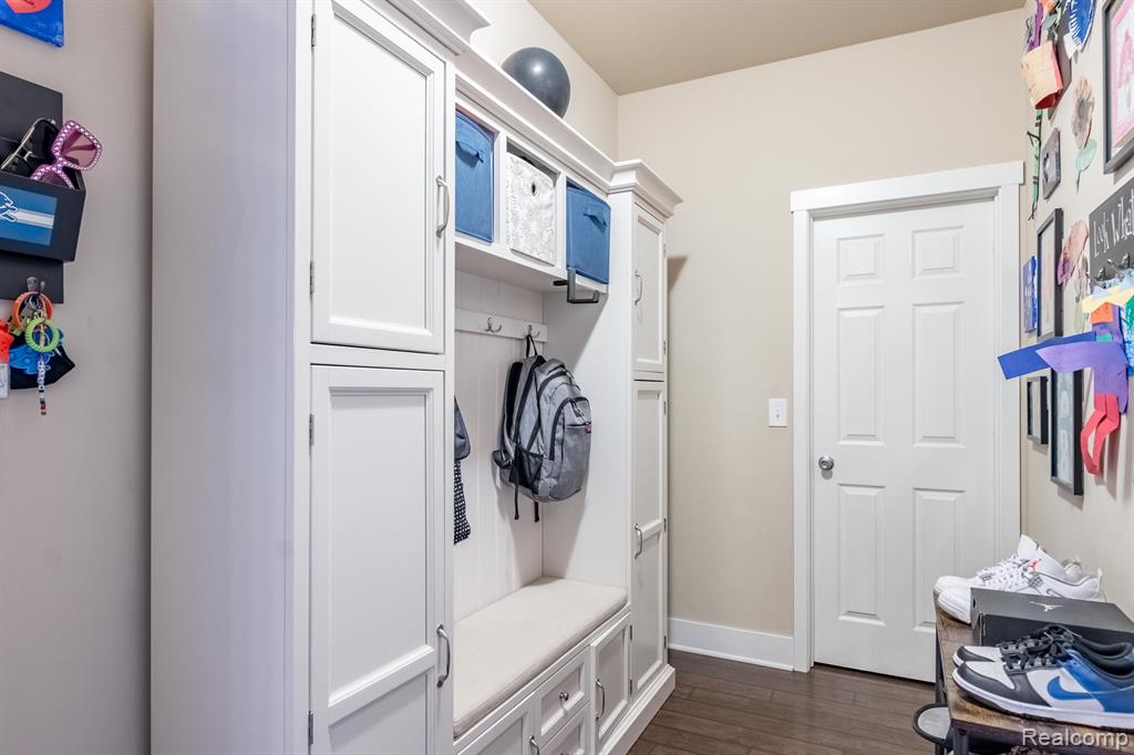 9595 NEUMANN Circle, Ypsilanti, MI 48197 — Photo 25