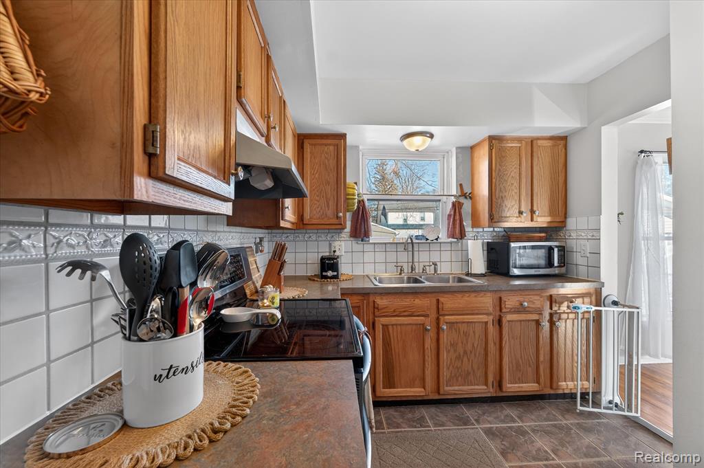 4453 Newberry Street, Wayne, MI 48184 — Photo 9