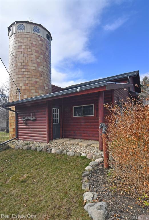 4909 ALGONQUIN Boulevard, Clarkston, MI 48348 — Photo 10