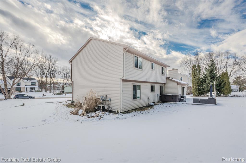 8742 WILLIAMSPORT Drive, White Lake, MI — Photo 49