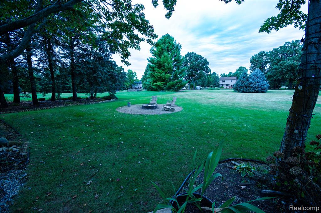 1402 Fieldstone Court, Ann Arbor, MI 48108 — Photo 3