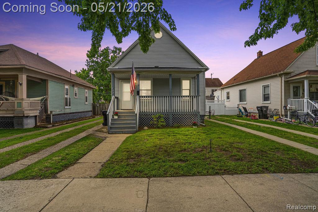 437 Poplar Street, Wyandotte, MI 48192 — front exterior