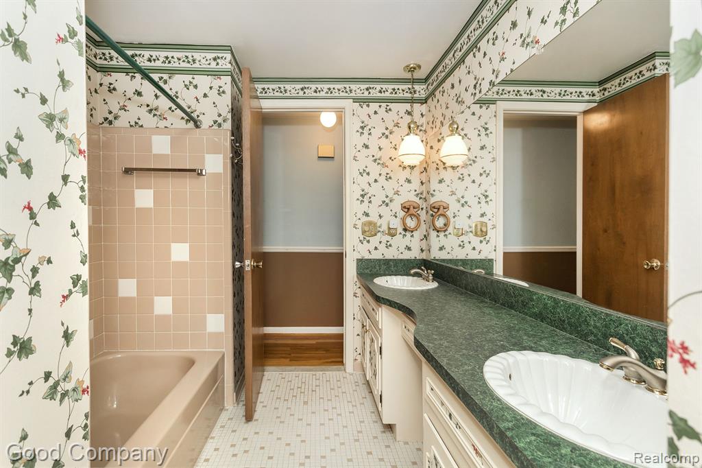 53258 BANCROFT Drive, Shelby Twp, MI 48316 — Photo 25