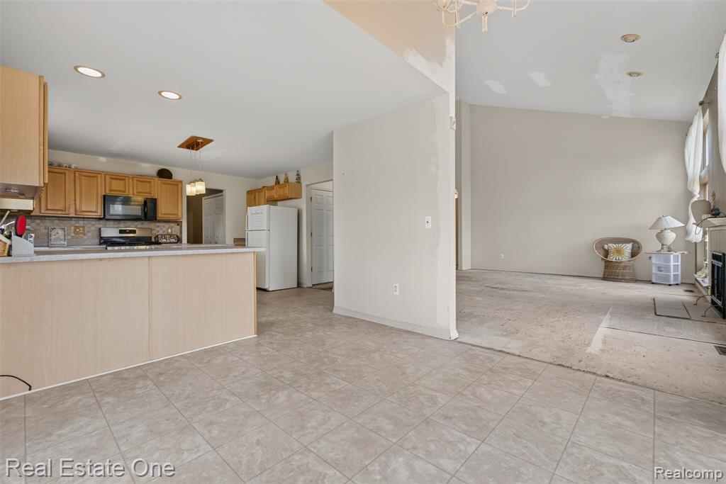 510 Boulder Lake Drive, Oxford, MI 48371 — Photo 17