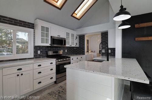 8819 LAGOON Drive, Brighton, MI 48116 — Photo 12
