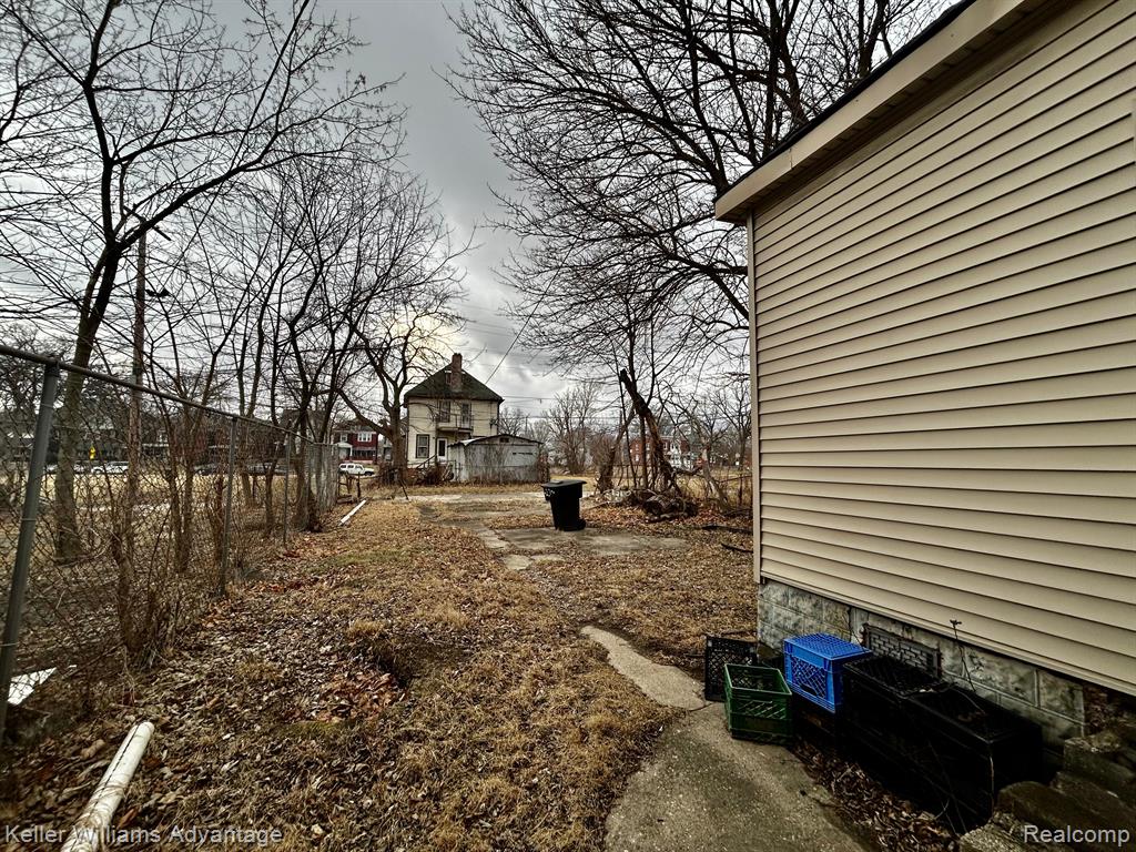 5237 FIELD Street, Detroit, MI 48213 — Photo 14