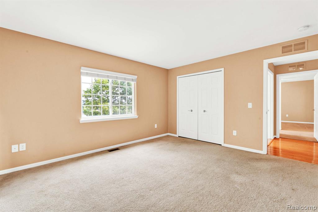 5379 Twin Oaks Drive, Sterling Heights, MI 48314 — Photo 26