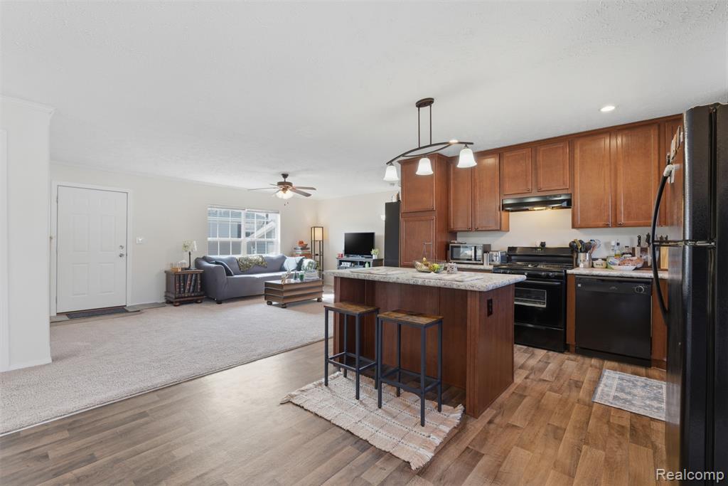 1935 Juneau Court, Hartland, MI 48353 — Photo 9