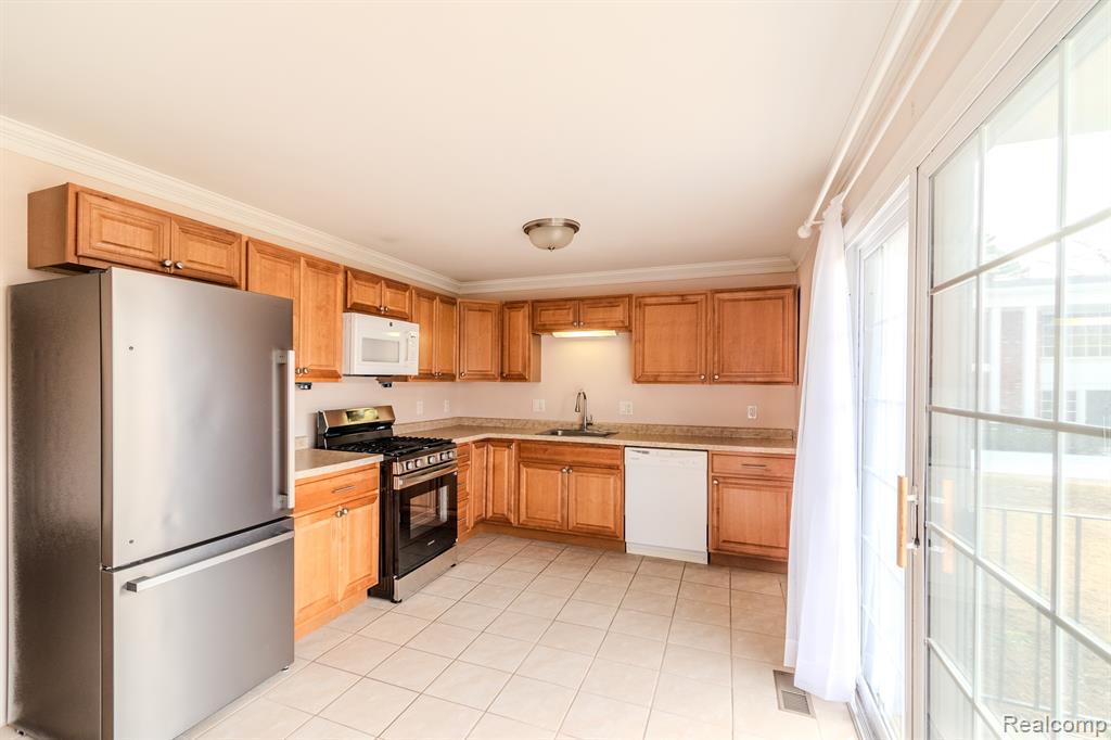 474 Fox Hills Drive N, Bloomfield Hills, MI 48304 — Photo 4