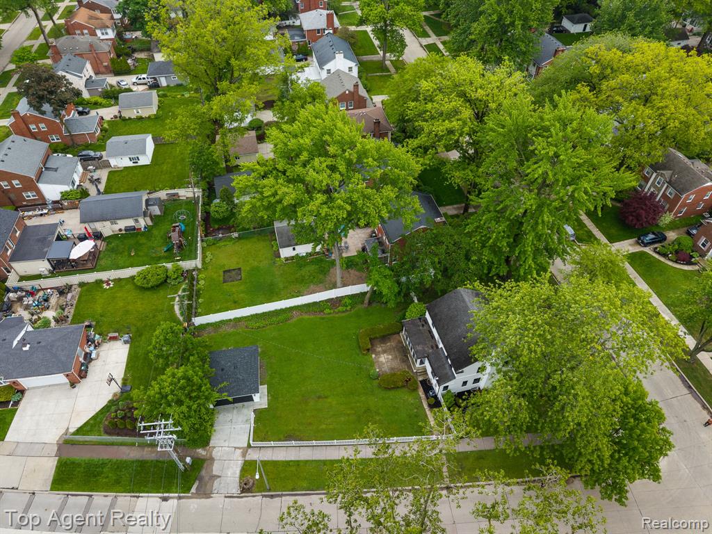 1894 Broadstone Road, Grosse Pointe Woods, MI 48236 — Photo 49
