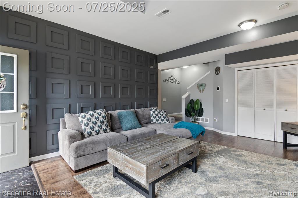 26708 Ashton Drive, Woodhaven, MI 48183 — Photo 9