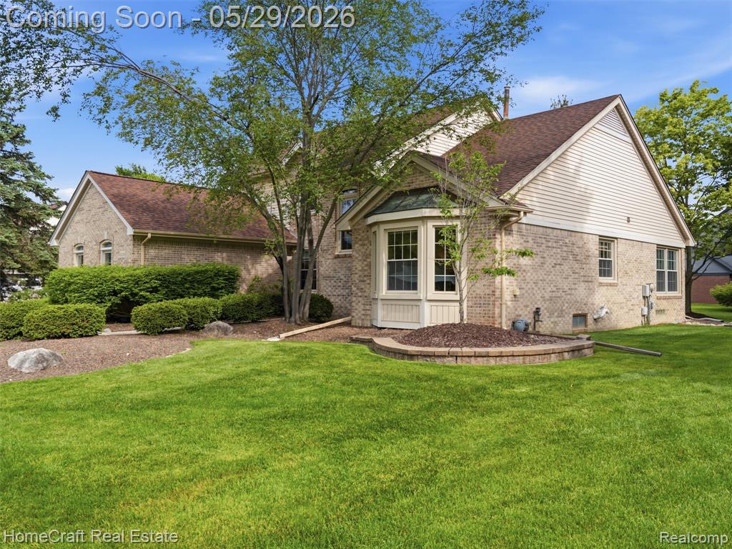 45088 DANBURY Road, Canton, MI 48188 — Photo 2