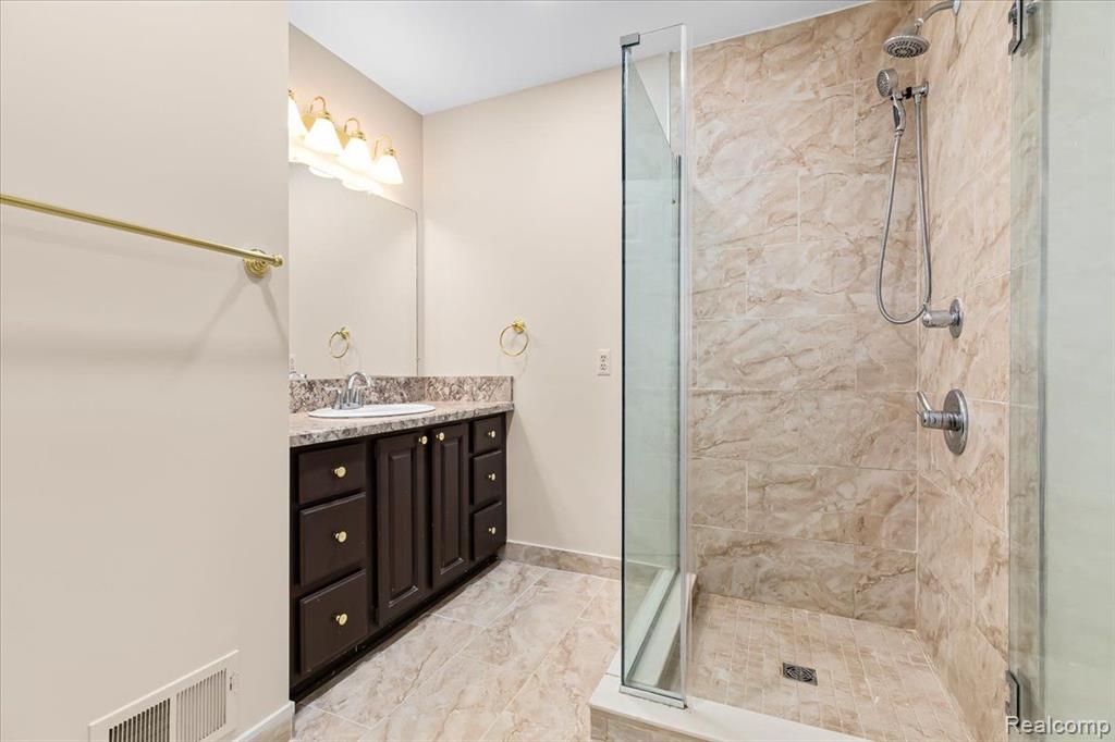 22245 RIVER RIDGE Trail, Farmington Hills, MI 48335 — Photo 21