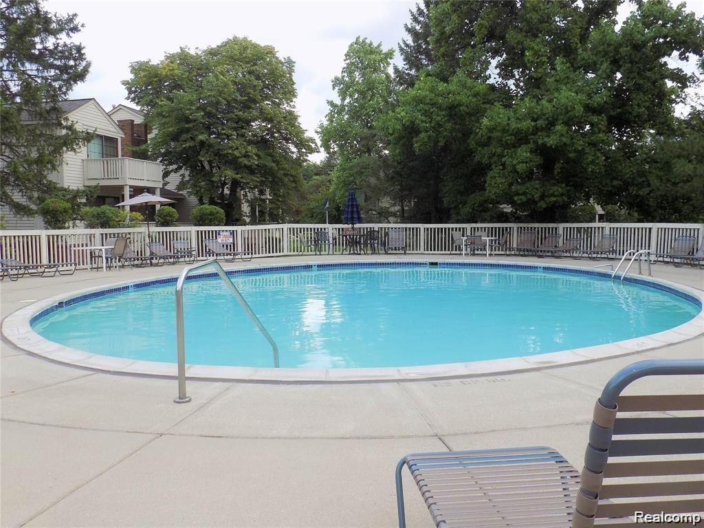 7158 PEBBLE PARK Drive, West Bloomfield, MI — Photo 46