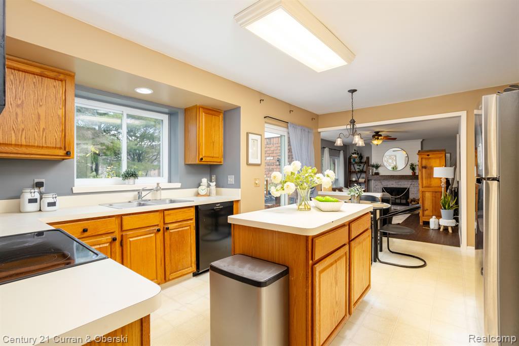 45777 BRYN MAWR Road, Canton, MI 48187 — Photo 10