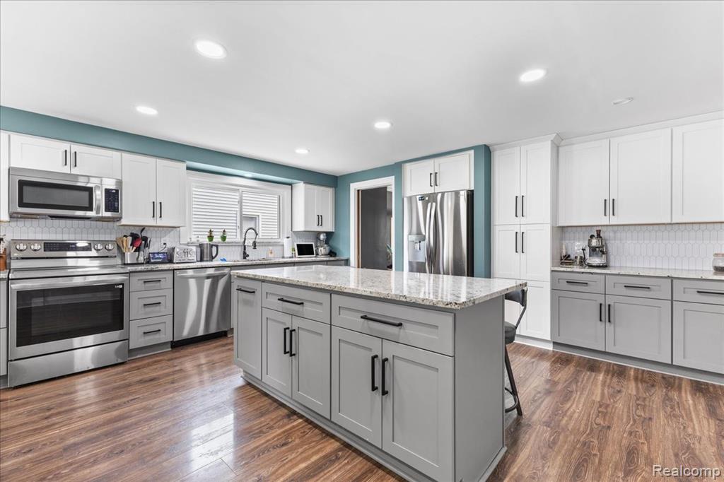 253 N Rose Street, Mount Clemens, MI 48043 — Photo 3