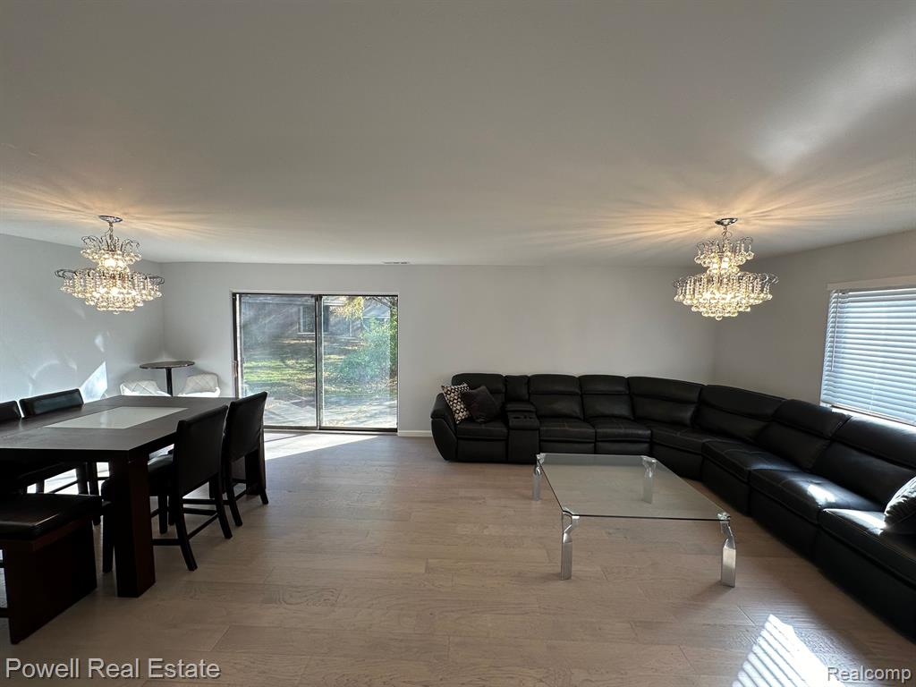 27129 FARMBROOK VILLA Drive, Southfield, MI 48034 — Photo 11