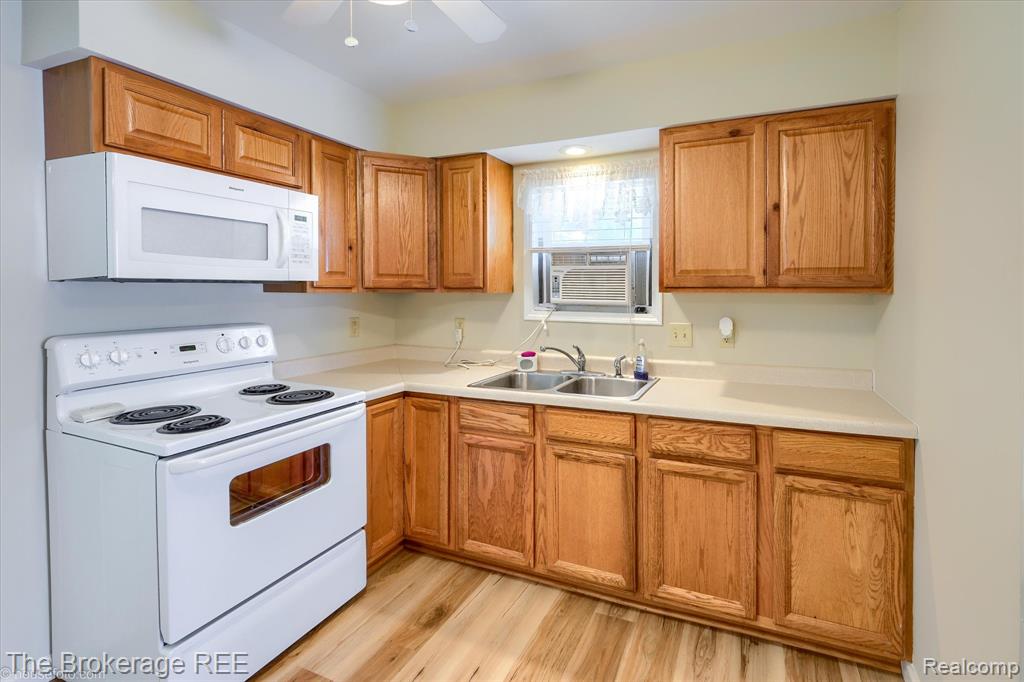 1314 Carman Street, Burton, MI 48529 — Photo 15