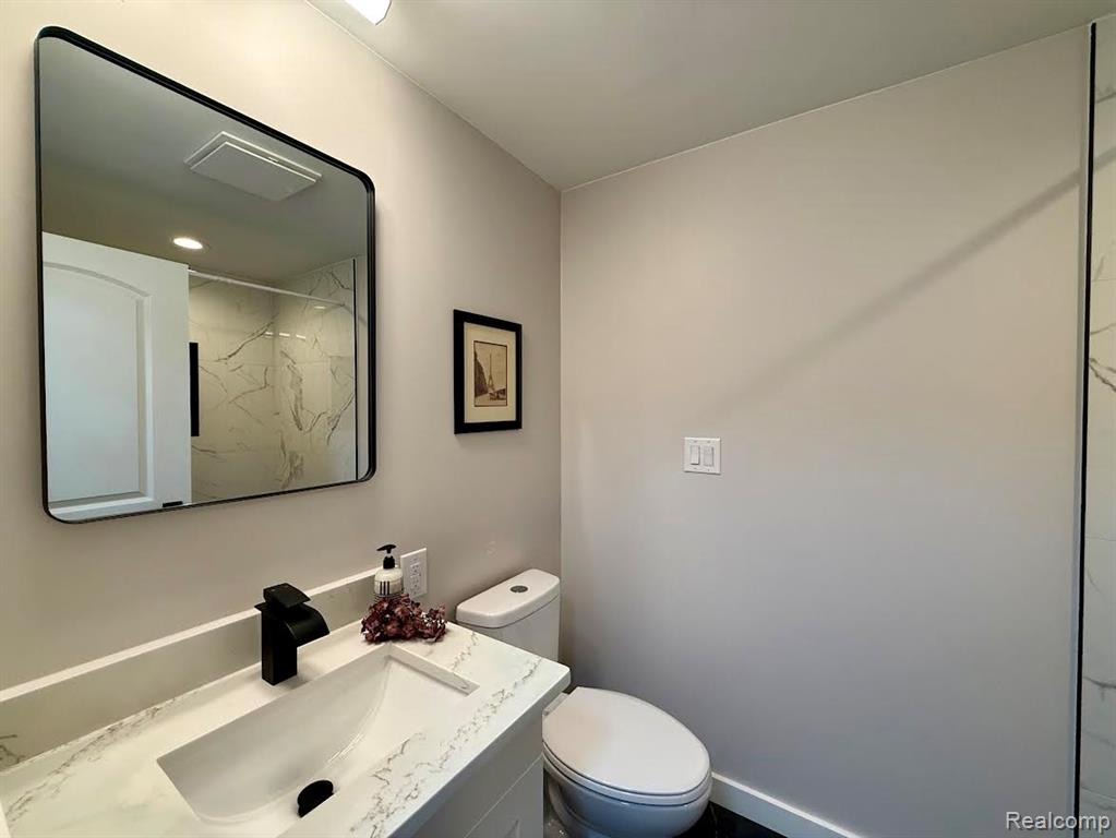 840 Laird Street, Lake Orion, MI 48362 — Photo 32