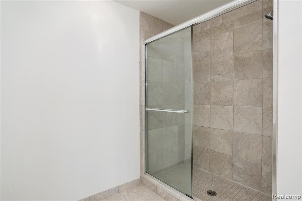 432 S WASHINGTON Avenue, 1204, Royal Oak, MI 48067 — Photo 15