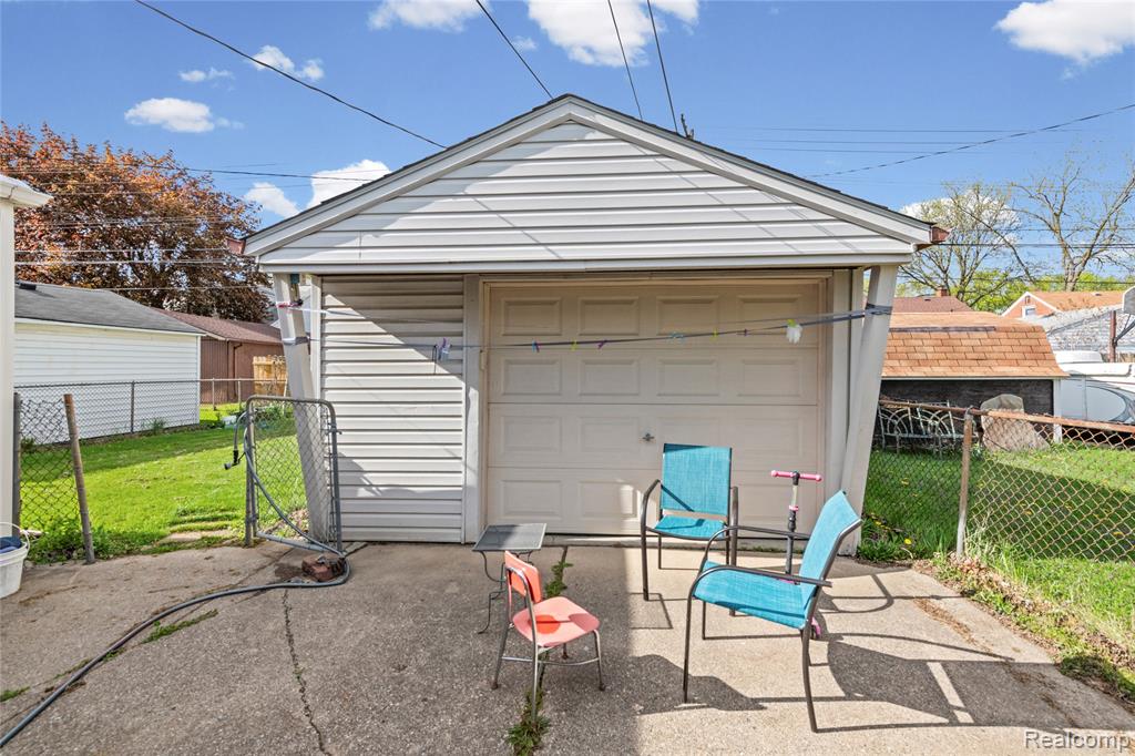 8153 Dale, Center Line, MI 48015 — Photo 16