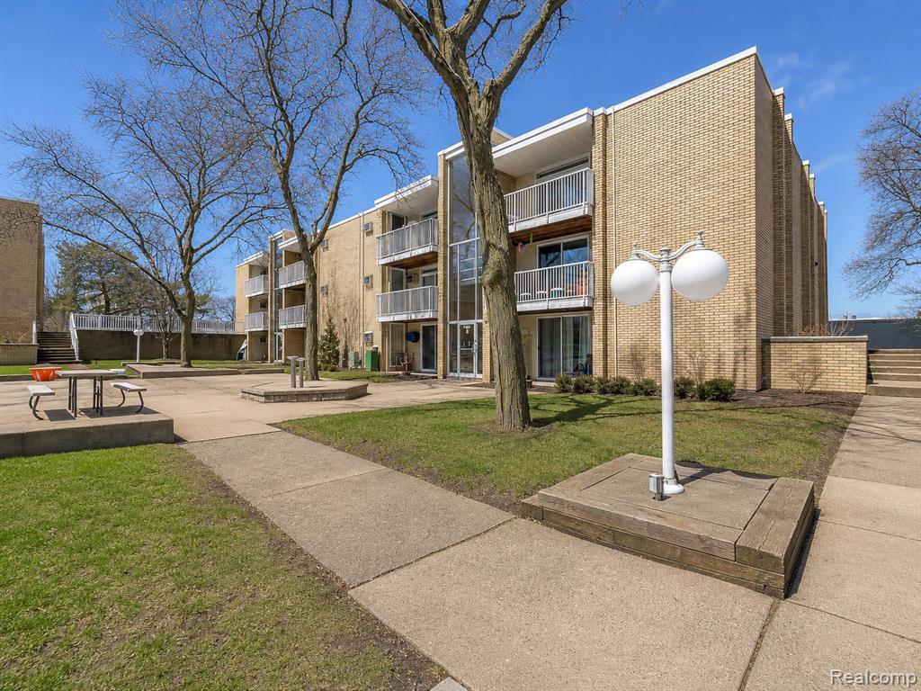 4905 Crooks A2 Road, Royal Oak, MI 48073 — Photo 26