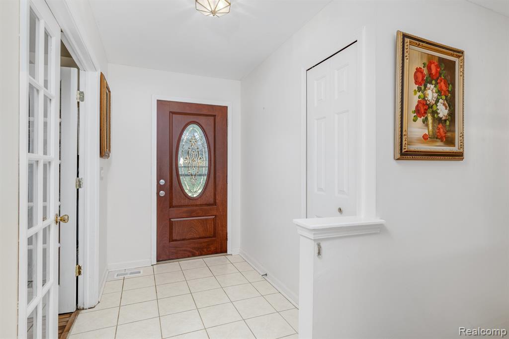7312 LINDEN Road, Fenton, MI 48430 — Photo 12