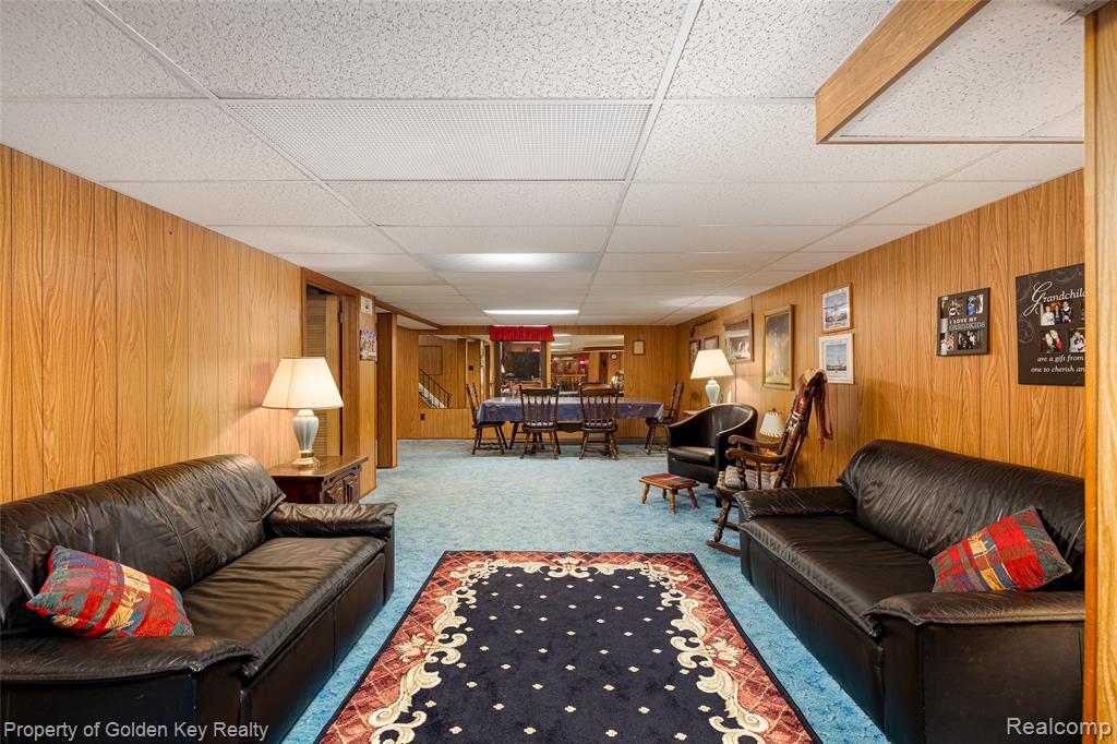 9743 Garden Street, Livonia, MI 48150 — Photo 17