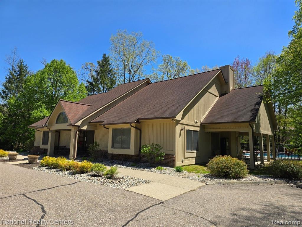 6400 PINECREST, West Bloomfield, MI — Photo 40